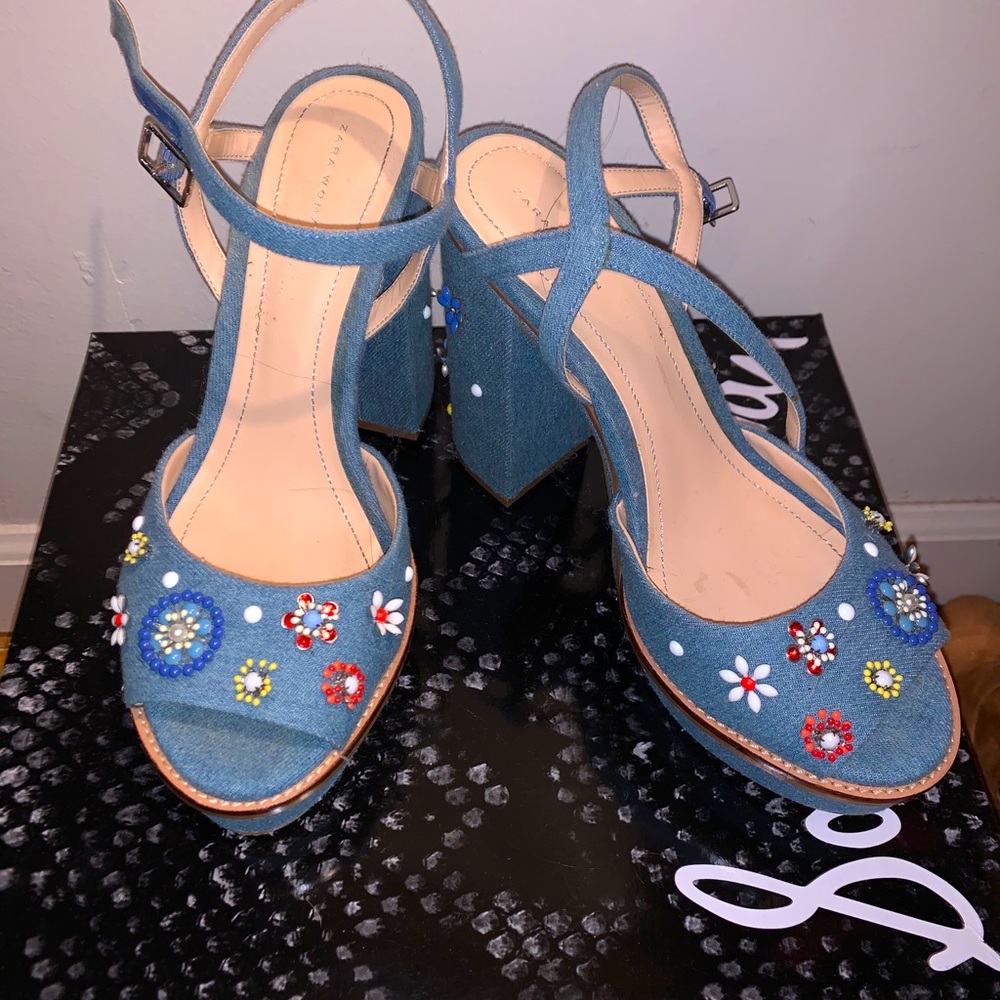 Worn 2 times! Zara chunky heel 70s style details!